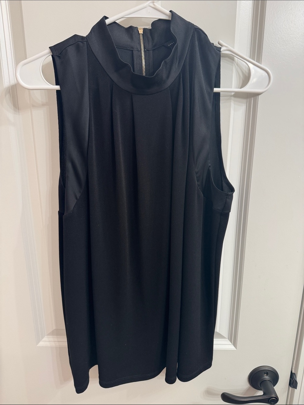 Ann Taylor Black Sleeveless Top - Medium